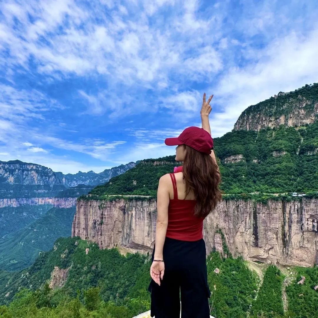 云海漫卷处，天界山是人间未醒的梦