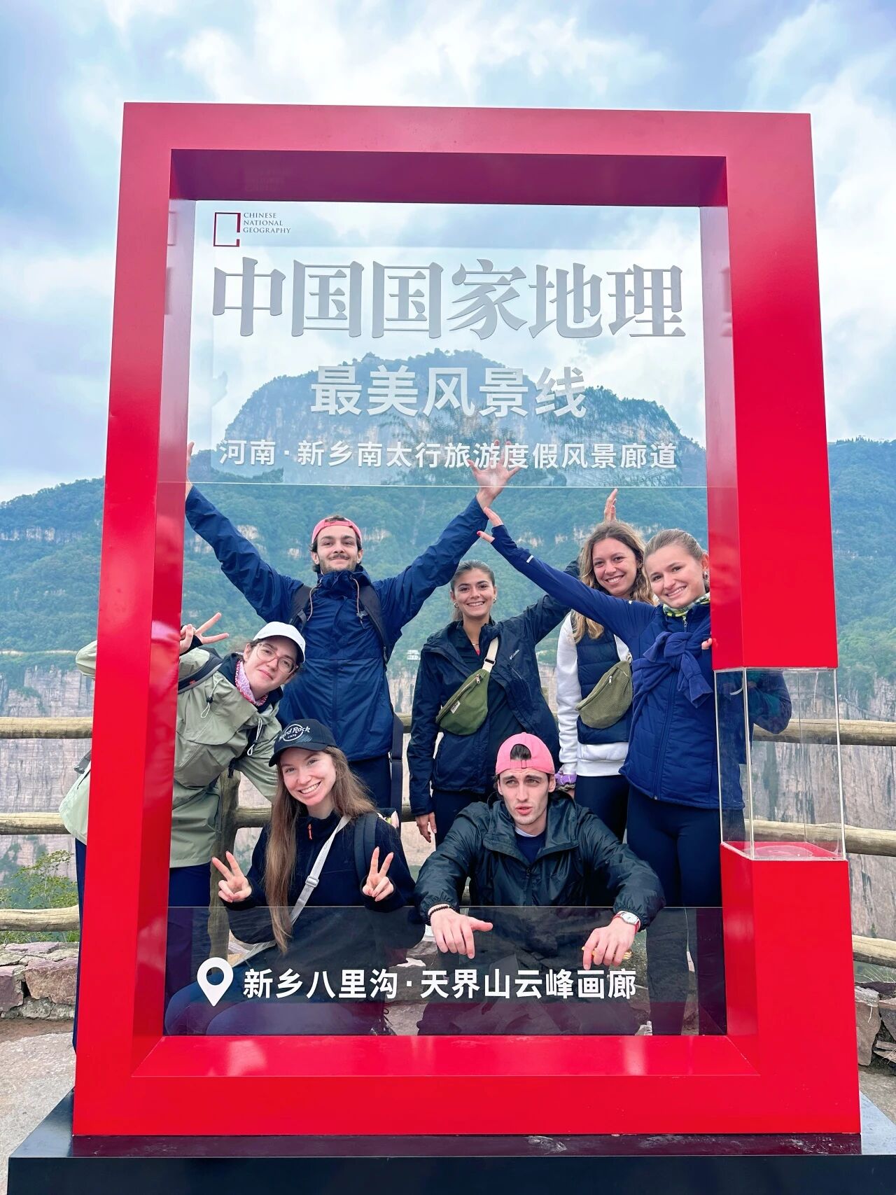 八里沟徒步爆火，国庆最“出圈”的治愈系旅行！